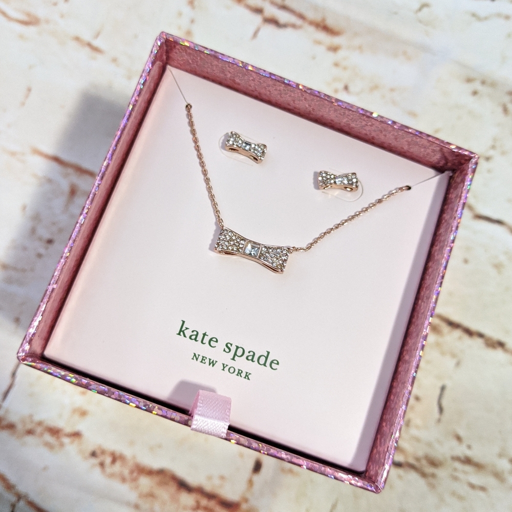 ๐ Kate Spade Ready Set Bow Pendant & Studs Set - Picture 2 of 8